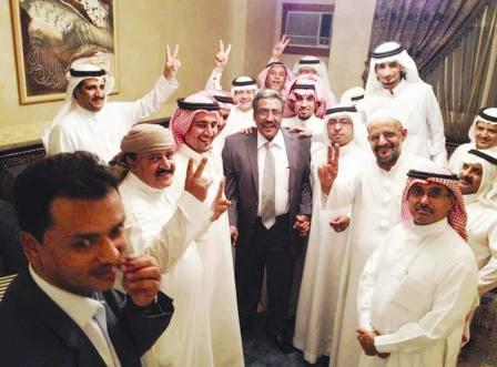 باعوم لدى لقائه قيادات جنوبية في الرياض